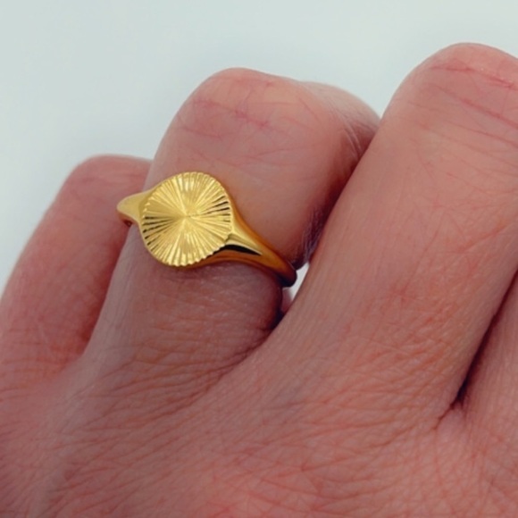 14k Gold Dipped Round Signet Ring – Chunky, Artisan Made, Size 6 - Picture 4 of 10